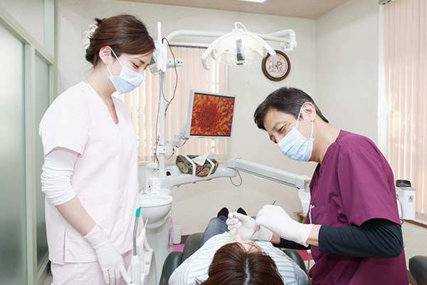 健康寿命を延ばすために、ぴったり合った入れ歯を 健康寿命を延ばすために、ぴったり合った入れ歯を